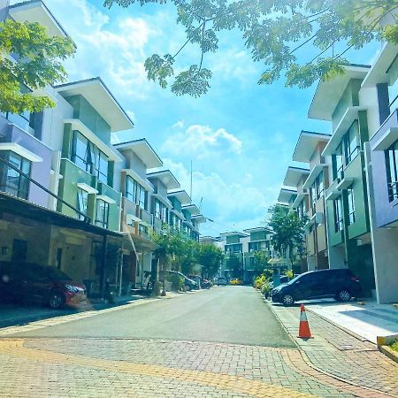 Aloha Guest House - 1 Male Only Tangerang Bagian luar foto