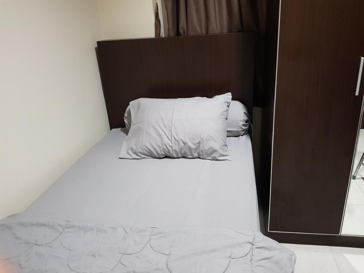 Aloha Guest House - 1 Male Only Tangerang Bagian luar foto