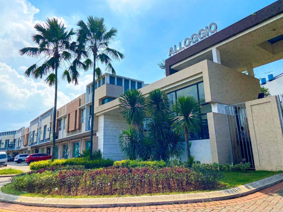 Aloha Guest House - 1 Male Only Tangerang Bagian luar foto