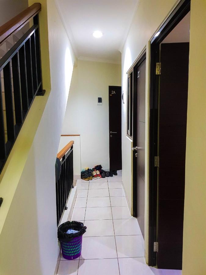 Aloha Guest House - 1 Male Only Tangerang Bagian luar foto
